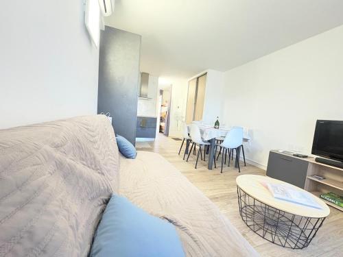 Appartement 6 pers Clim,Piscine,Parking,2 Balcons