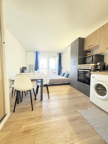 Appartement 6 pers Clim,Piscine,Parking,2 Balcons