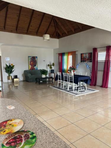 Ruang duduk di Penthouse villa