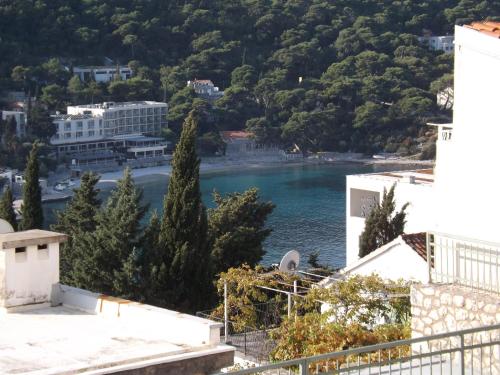 Arielle TWO BEDROOM APARTMENT IN LAPAD