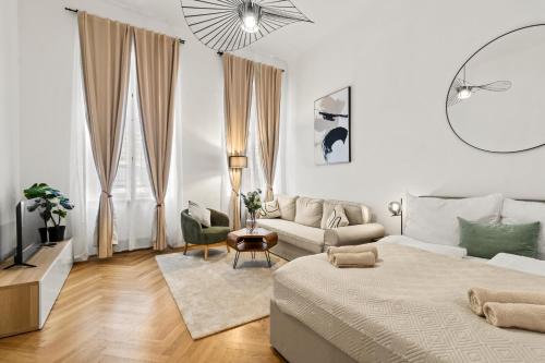 Roomy 2BR Apartment - U6 Metro Nearby
