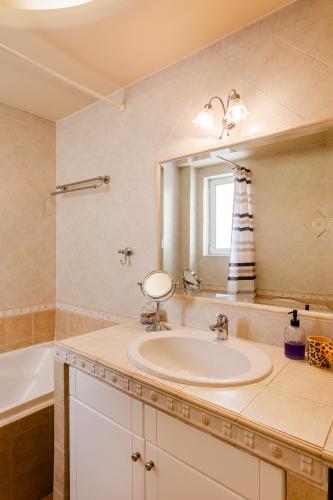 Pantheon Penthouse, Athens Riviera