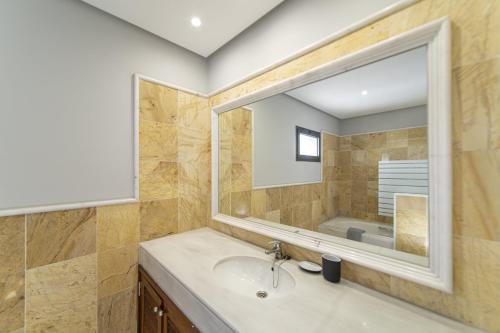Superb Playa Blanca Villa Casa Herlanda 3 Bedrooms Pool Table