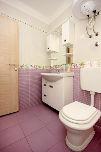 Apartment Novalja 9403b