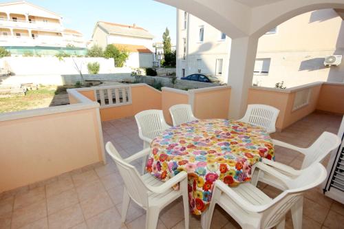 Apartment Novalja 9403c