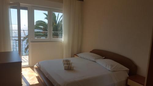 Apartments by the sea Stanici, Omis - 1032