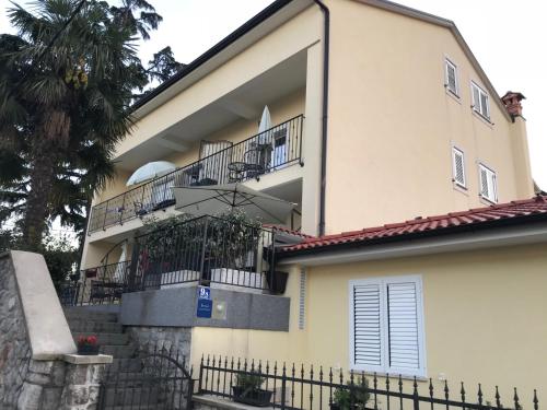 Apartments with parking space Lovran, Opatija - 7838