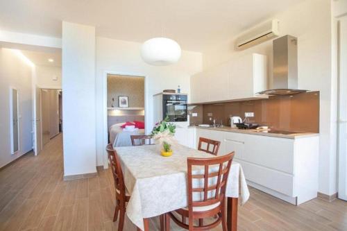 Apartments by the sea Split - 25176