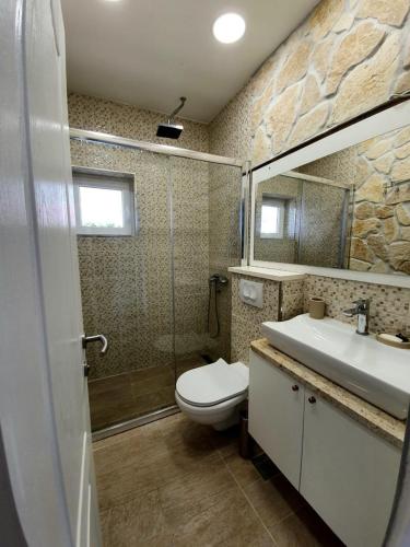 Seaside family friendly house with a swimming pool Rogoznica - 25216