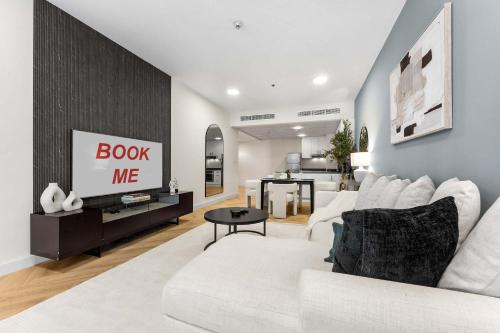 Free housekeeping visits during your stay - StayShort - Cozy Dubai Marina Stay with Private Balcony Sleeps 2