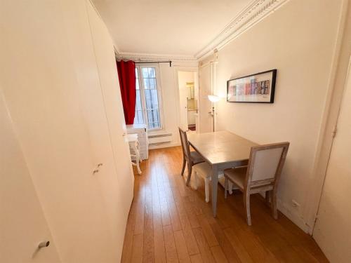 2 Charming flat in Heart of Paris near Louvre&Metro