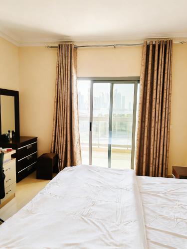 Sea View Penthouse near Dubai Bus