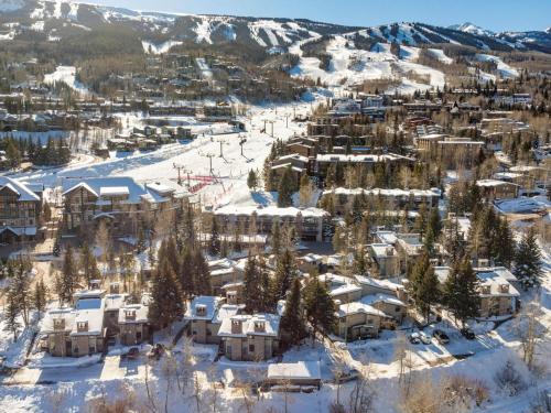 Tamarack Townhomes - CoralTree Residence Collection photo 3