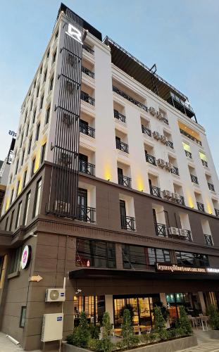 Ruby Luxe Hotel