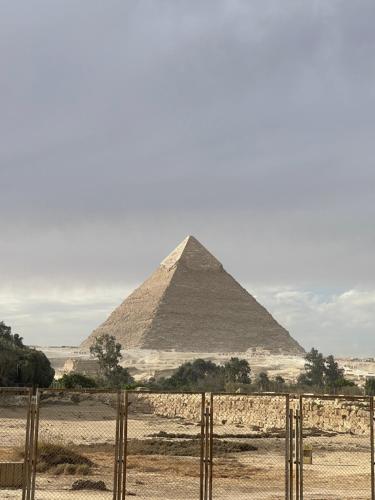 Farida Pyramids Sound Stay