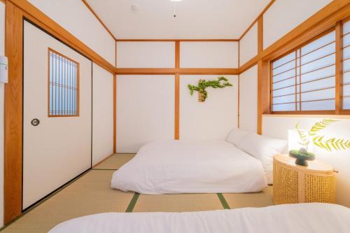 Momo 一棟貸切最大18名宿泊可能 小路駅徒歩2分 難波日本橋直通 無料駐車場あり