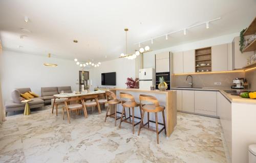 Gorgeous Home In Kastel Luksic