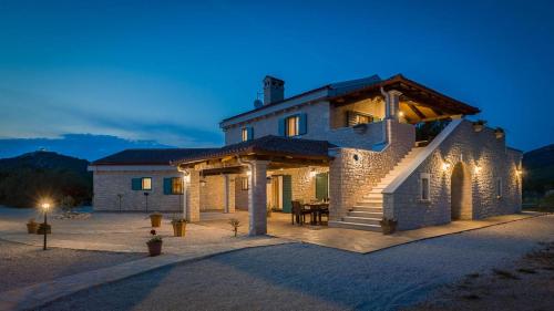 Villa Tovarovica