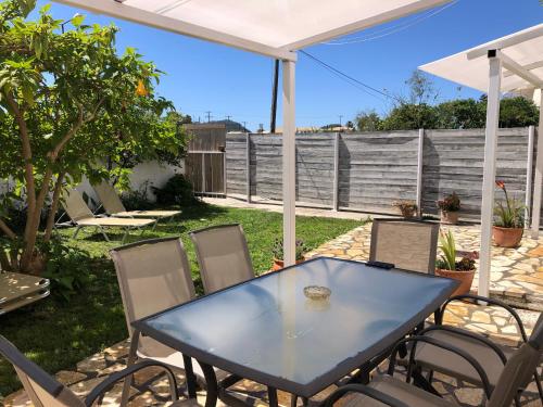 Sidari High Street Apartment