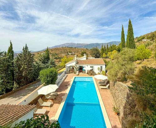 Andalusian House With Pool Near Cómpeta