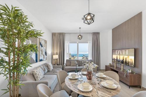 DVH Luxe 2BR Yas Island Canal View Near Ferrari