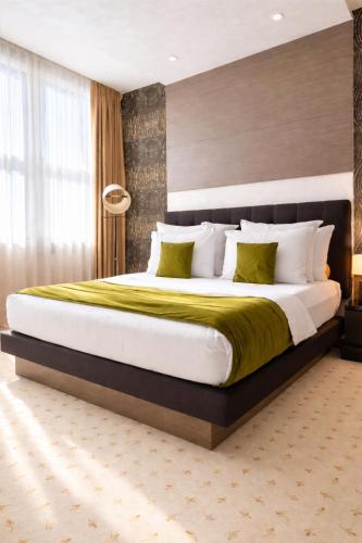 Atera Business Suites