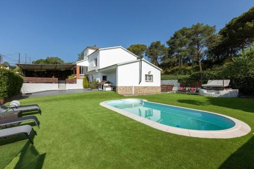 V&V Lloret-VILLA BELLO MONTE, con piscina privada y jardín