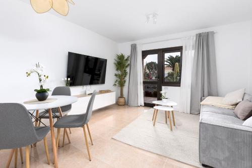 Home2Book Apt with Pool near Beaches in Corralejo