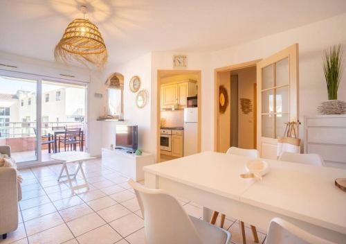 Appartement climatisé centre ville, proche plages Saint Raphaël et Fréjus avec ascenseur