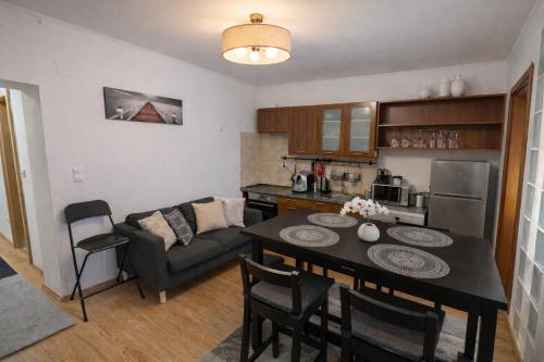 Downtown Astoria Deluxe Loft