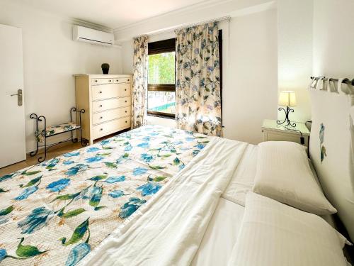 Apartamento Frente al Mar con Piscina
