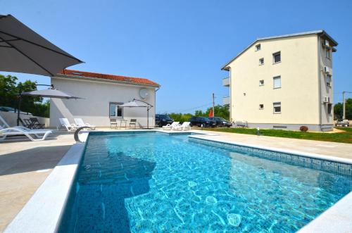 Joly Apartments