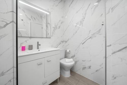 Elegant Flat with Balcony in Lagos by HostWise