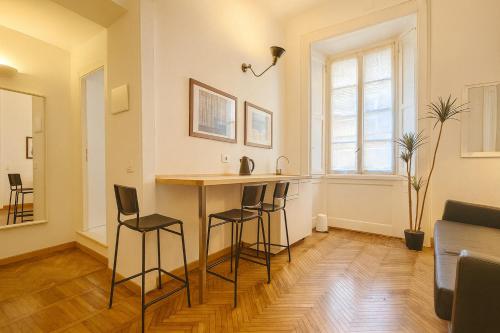 Casa Milano - Classic Elegance, Balcony