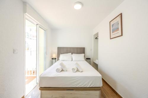 Bright Modern Home with Terrace