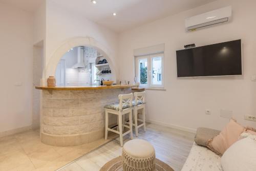 Apartment Milla 1 & Parking & Walk to Beach and Center
