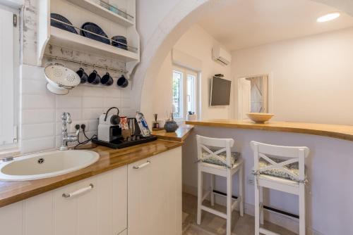 Apartment Milla 1 & Parking & Walk to Beach and Center