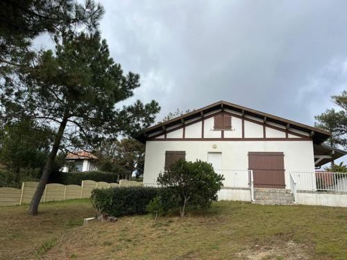 Maison familiale landaise à 350m de la plage avec garage, 4 chambres et jardin - FR-1-413-185