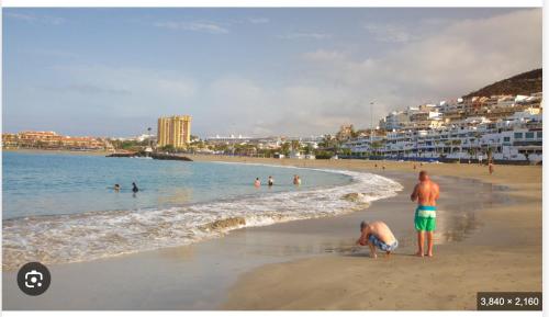 Family apartment in Los Cristianos 3 bed - 2 bath, heated-pool