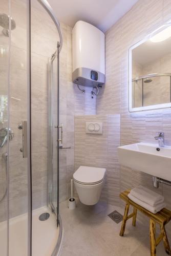 Apartment Milla 1 & Parking & Walk to Beach and Center