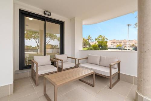 Aranya Apt - Pool, Gym and Co-Working Space photo 11