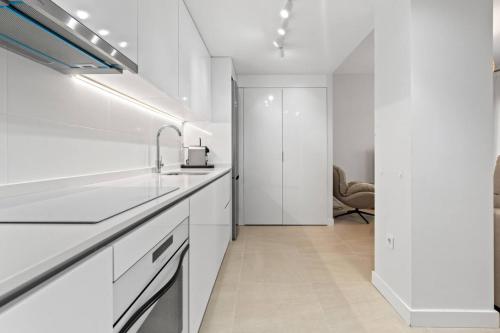 Aranya Apt - Pool, Gym and Co-Working Space photo 18