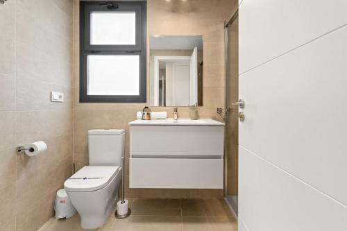 Aranya Apt - Pool, Gym and Co-Working Space photo 20