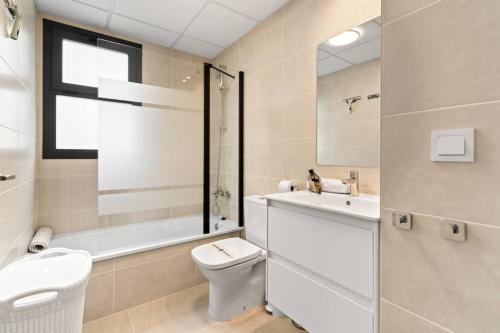 Aranya Apt - Pool, Gym and Co-Working Space photo 24