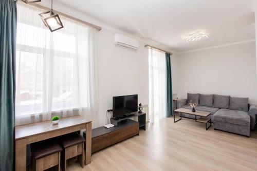 Aleq Manukyan street, 1 bedroom New Euro renovated, Sunny apartment AL777