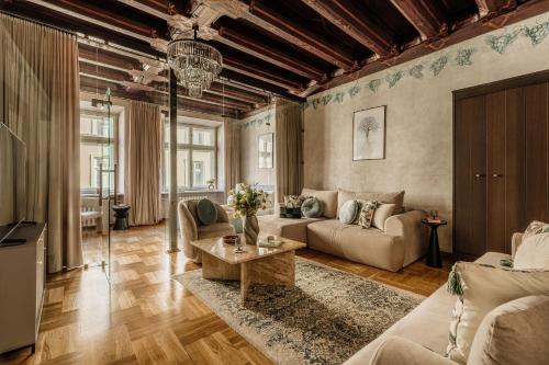 Fresco Residence by Tyzenhauz