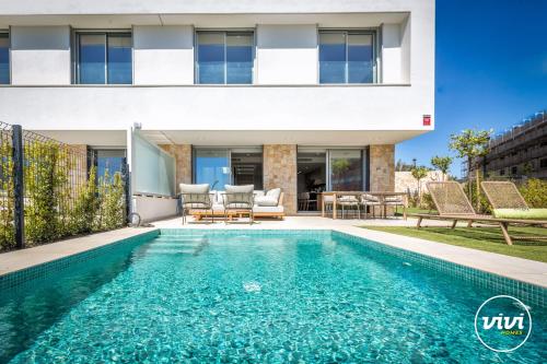 ViVi Homes - Villa Azure - Sea view - mountain view - pool - garden