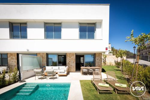 ViVi Homes - Villa Azure - Sea view - mountain view - pool - garden
