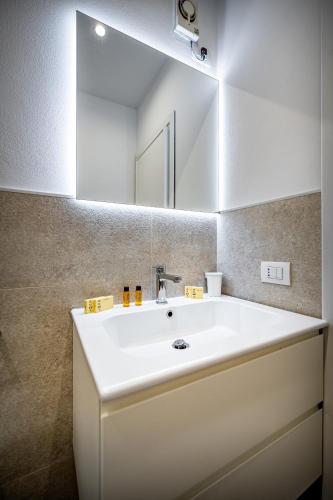 Roommo Via dei Pilastri giada