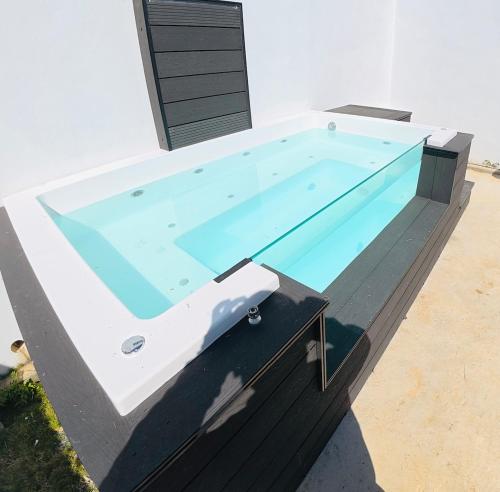 Your perfect getaway Premium home with jacuzzi